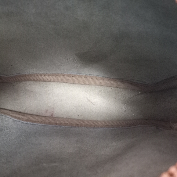 Dooney & Bourke Vintage Camera bag, rounded style, in Wheat - Picture 10 of 11